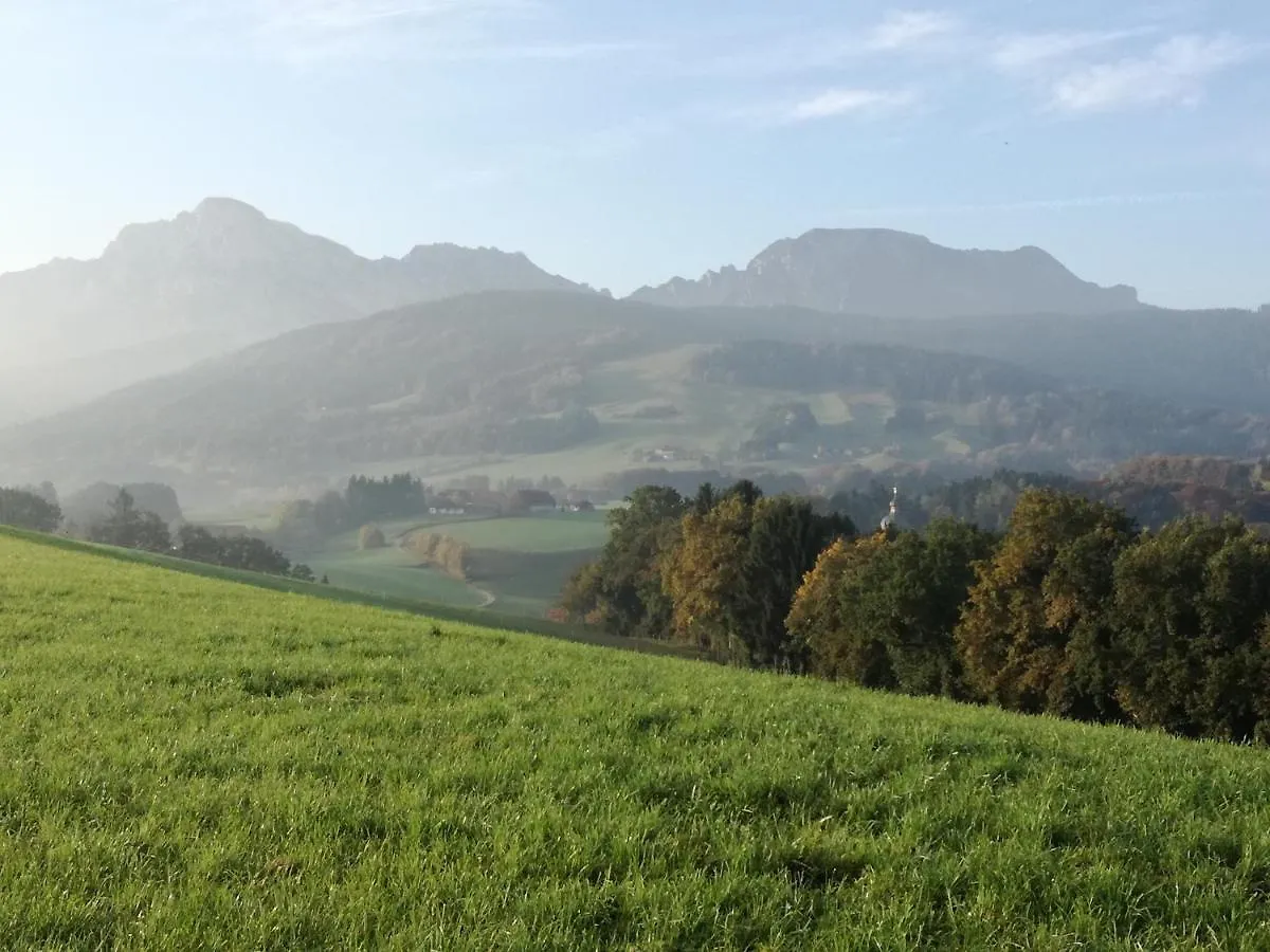 Haus Ella - Ferienhaus auf dem Land vor den Toren Salzburgs Petting 0*,